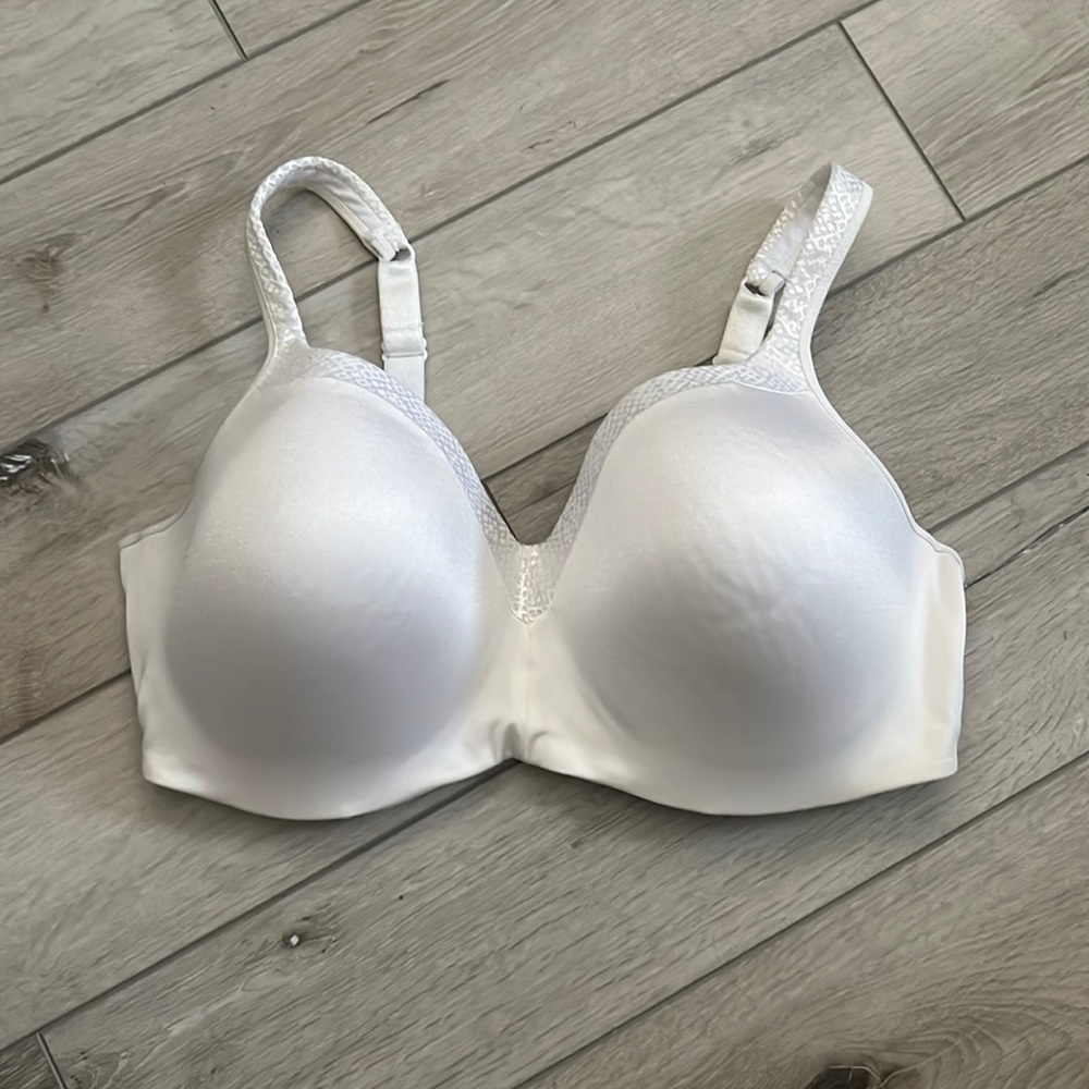 Playtex Secrets Shapes & Supports Balconette Full Figure Underwire Bra
